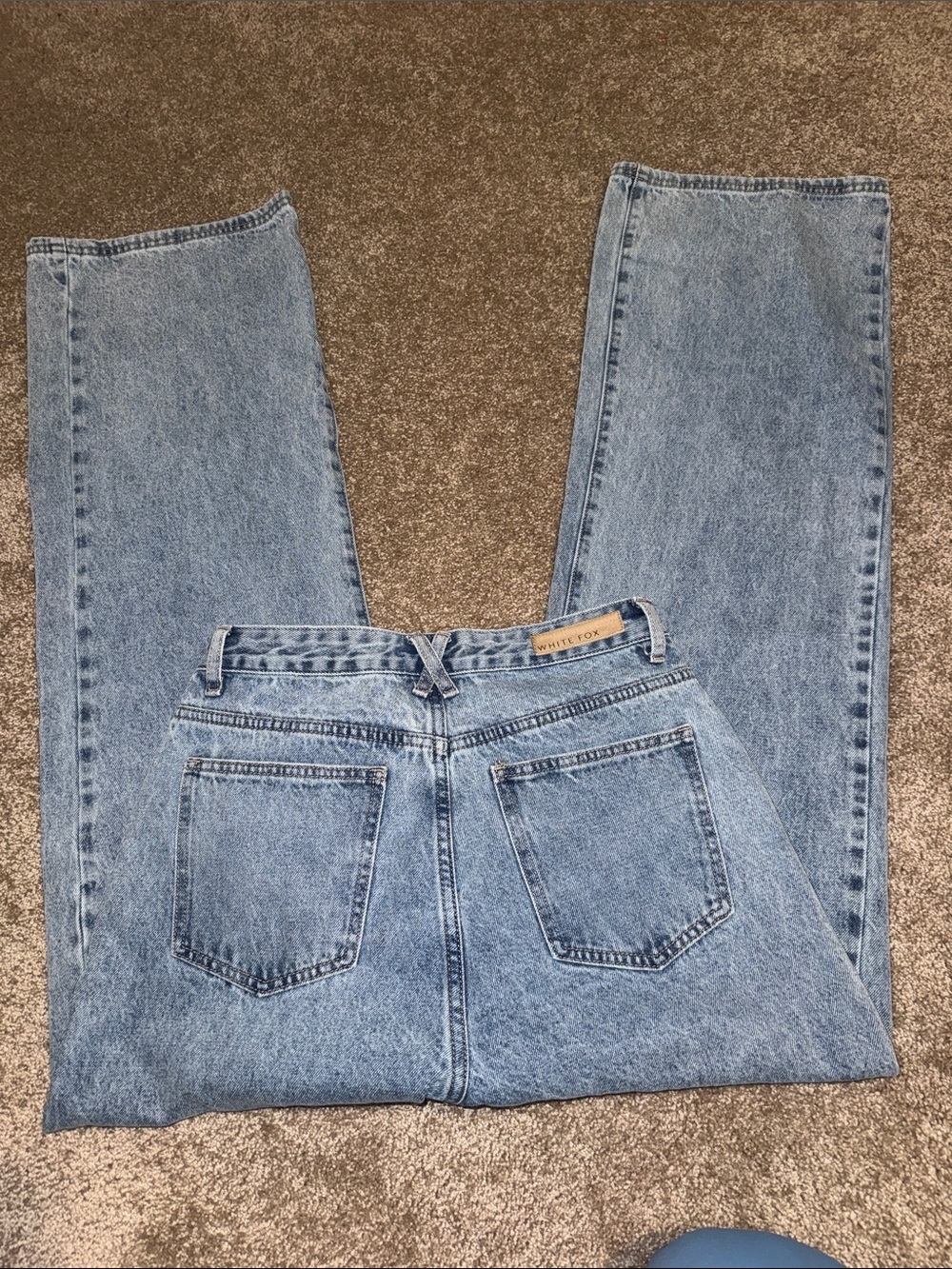 White Fox Boutique Washed Blue High-Rise Straight Jeans - Large - Picture 7 of 9